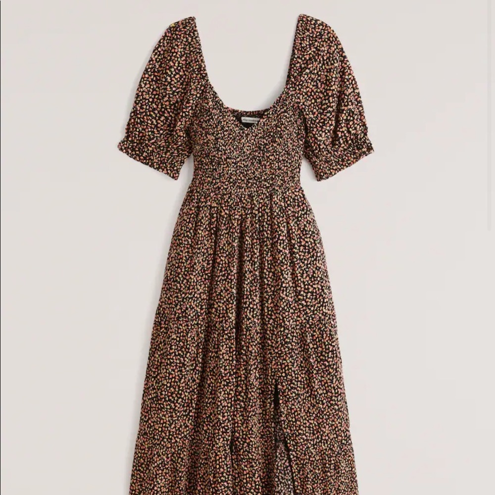 Abercrombie short sleeve smocked midi dress - black floral